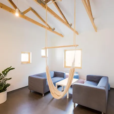 Vandrarhem Zahrada *