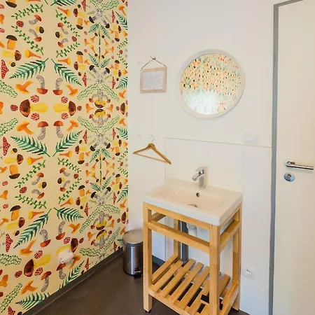 Zahrada Hostel *