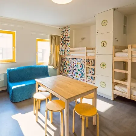 Hostel Zahrada